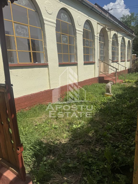 Casă unifamilială cu teren de 1504 mp