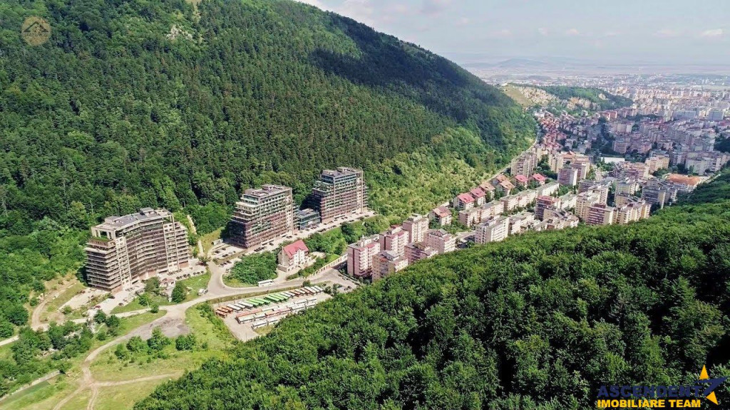 Pet friendly! Rezidenta decomandata, la poalele Tampei, Raca