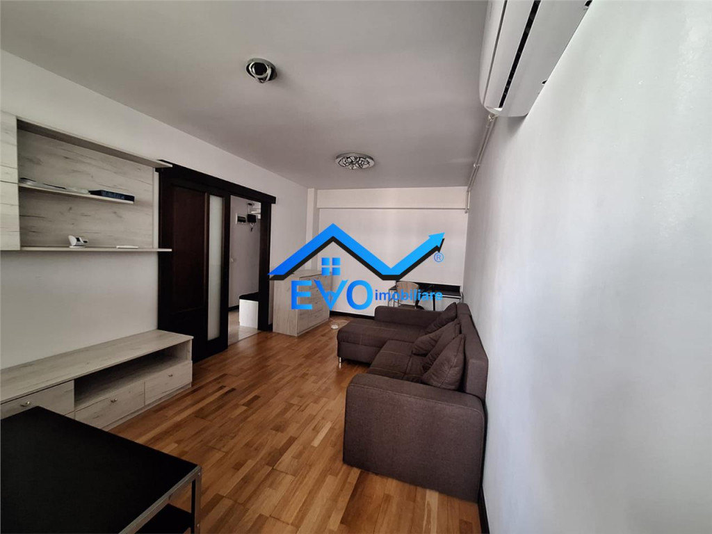 Apartament cu 2 camere, decomandat, boxa, loc parcare, zona