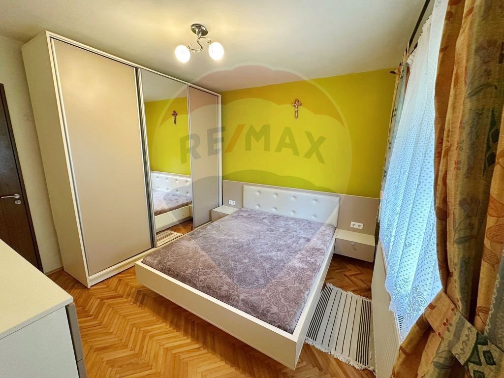 Apartament cu 3 camere de închiriat în zona Hotvon