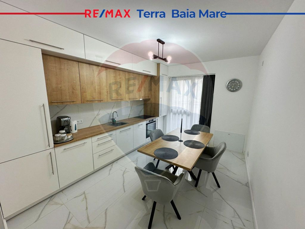 Apartament cu 3 camere de închiriat în zona Ultracentral