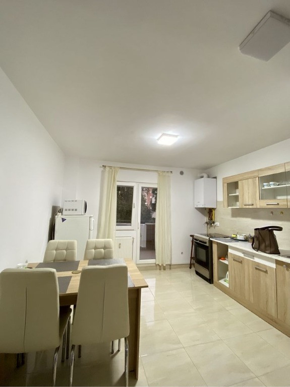Apartament 2 cam Plopilor