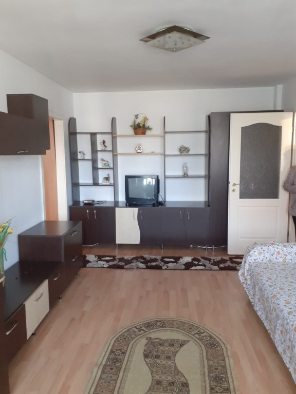 Apartament 2 camere zona Casa de Cultura