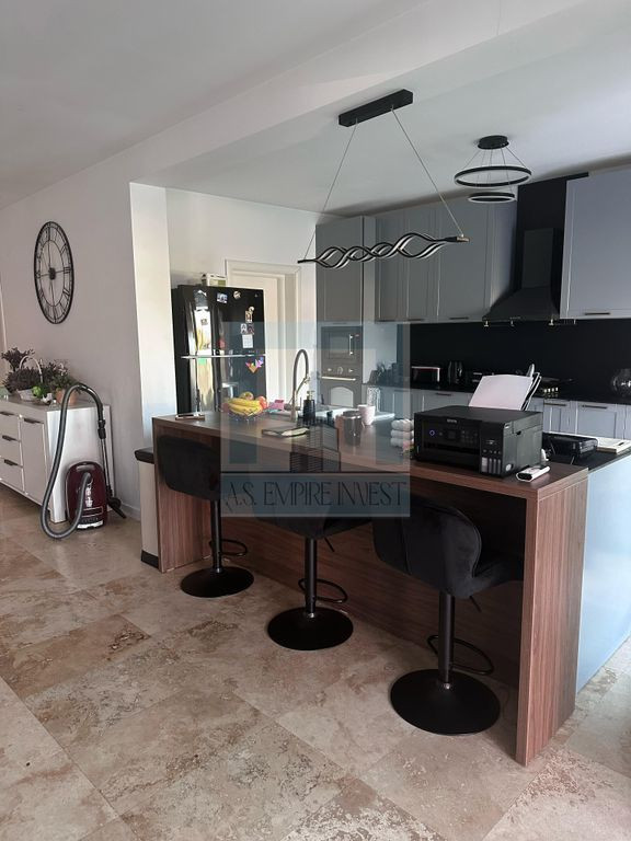 Casa cu piscina de inchiriat in Tarlungeni