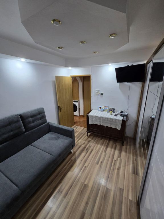 Apartament 3 camere decomandat Aparatorii Patriei / centrala