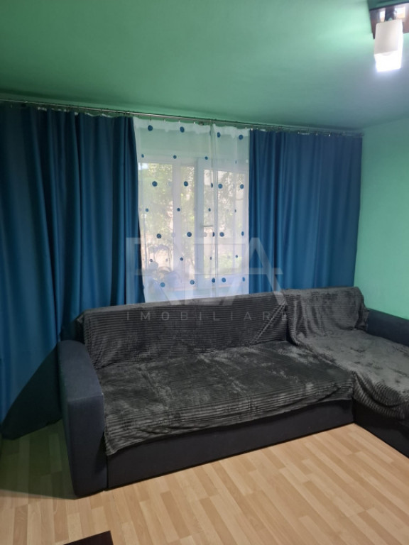 Apartament 2 Camere , Semi-Decomandat , Zona Piata Resita