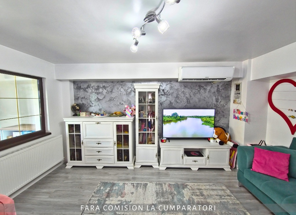 APARTAMENT 3 CAMERE, 81 MP - CENTRALA PROPRIE - RENOVAT