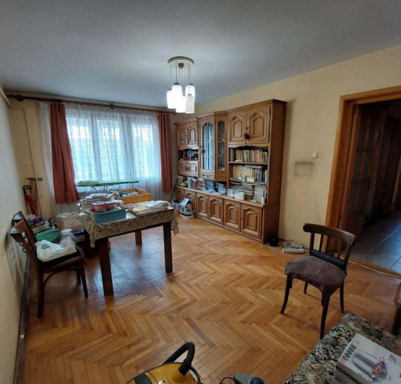 Apartament 4 camere 85 mp Tractorul