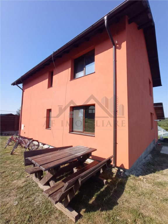 Casa cu teren 1098mp Visani str Eroilor