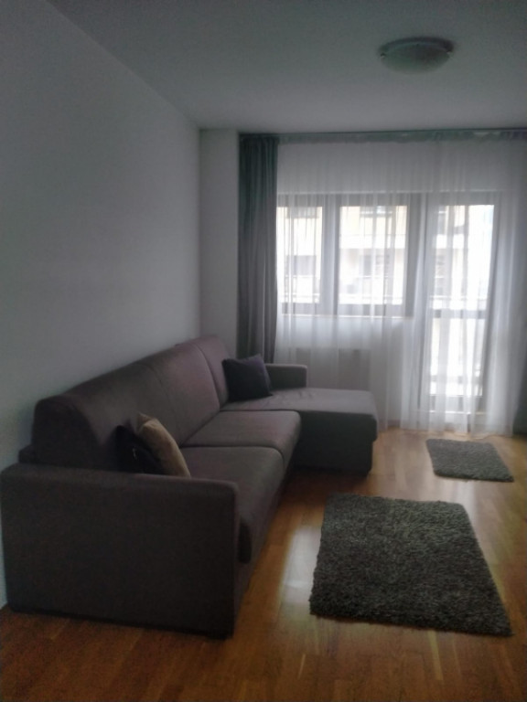 Garsoniera spatioasa 40 mp, Pet Friendly, parcare si boxa, J