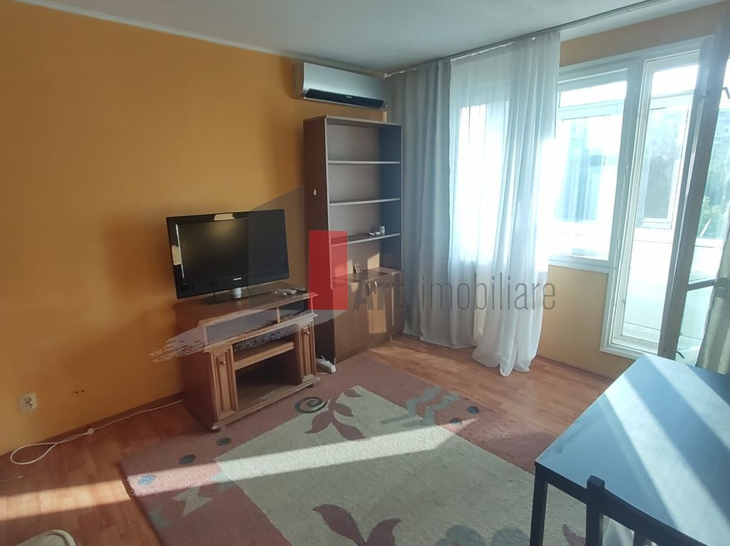 Vânzare garsonieră Tineretului