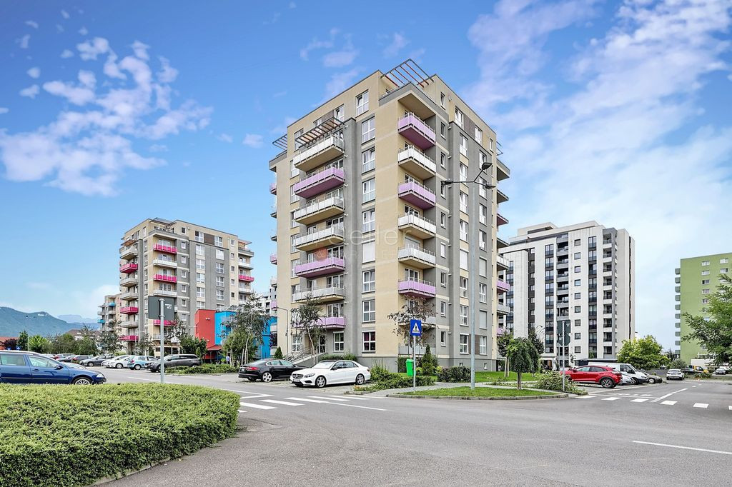 Complex Avantgarden Tractoru | Acces Facil