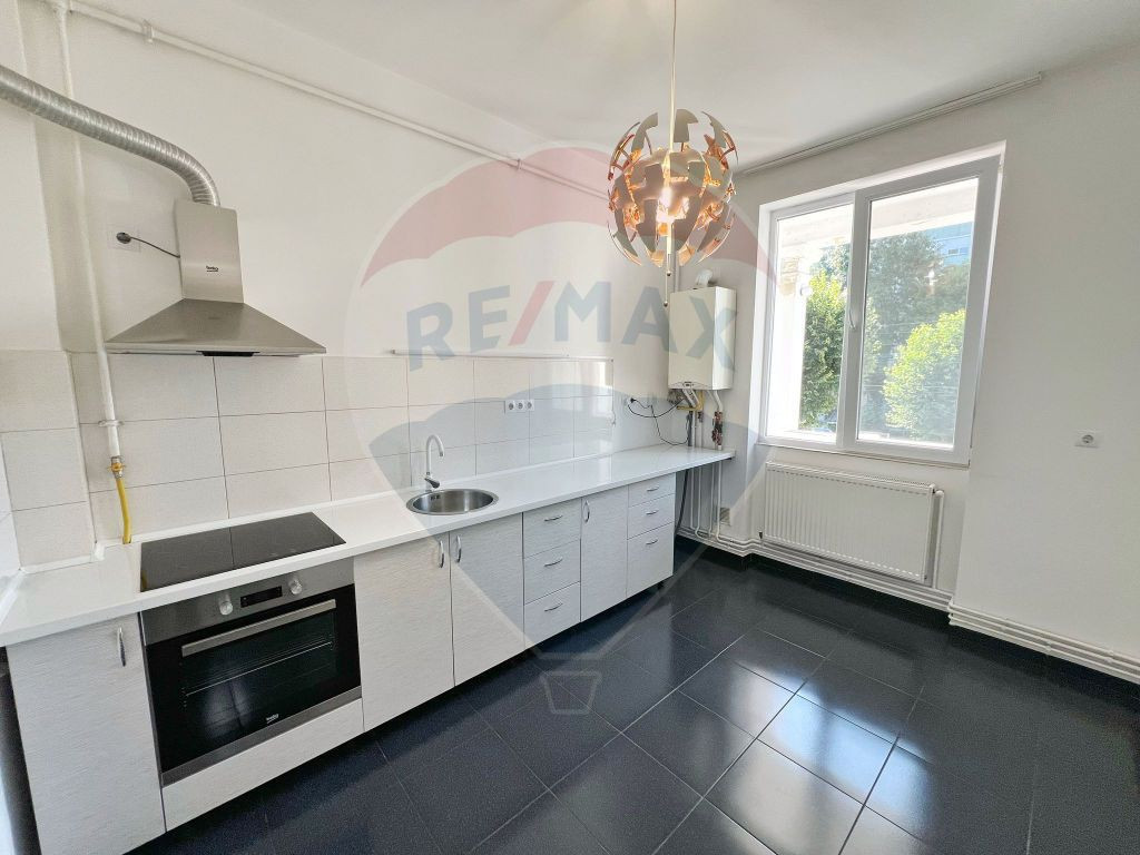 DE INCHIRIAT apartament cu 2 camere in zona ultracentrala