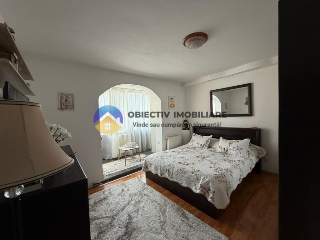 Apartament de vânzare - Zona Precista