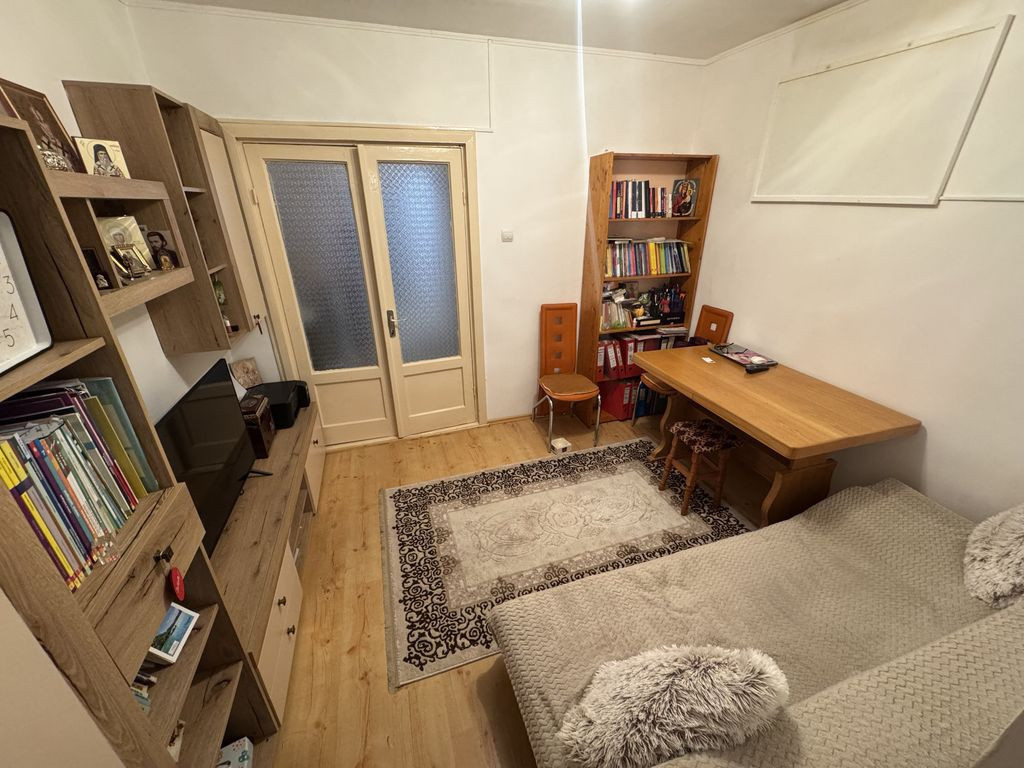 Garsoniera zona Abator