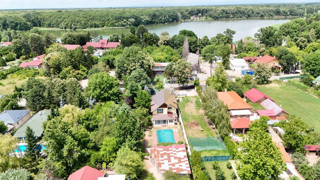 Vila de vânzare Snagov | Piscină, Livadă, 8 camere | 3...