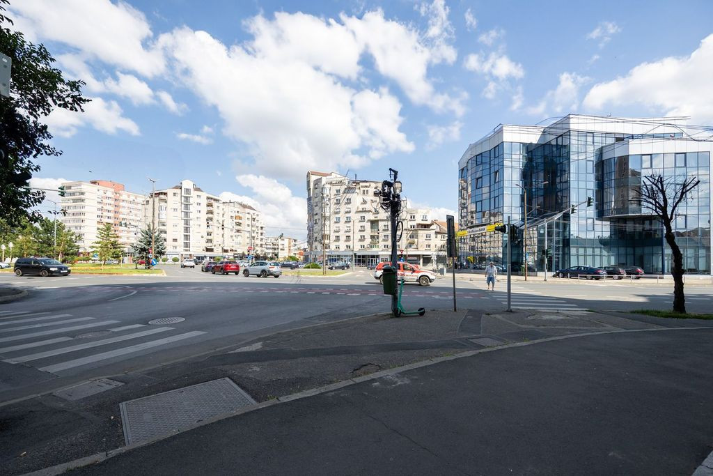 Rezervat Apartament decomandat cu 3 camere in zona spital...