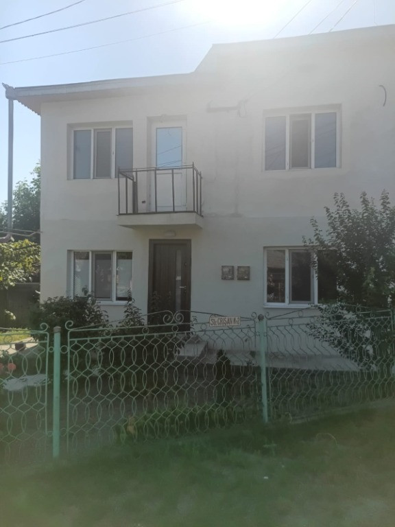 Casă la preț de apartament Dorohoi, Botosani, str. Crișan