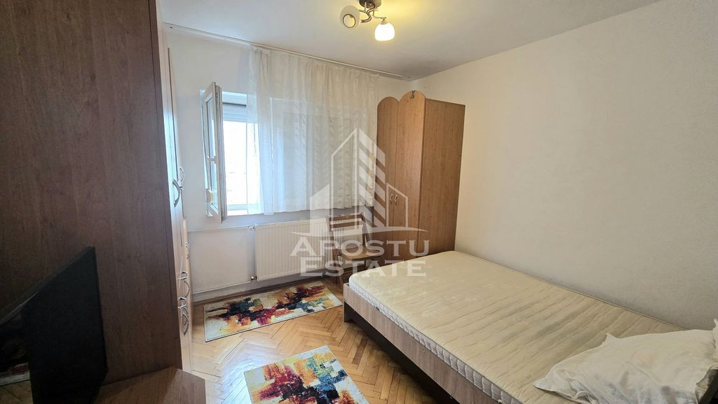 Apartament cu 2 camere, etaj intermediar, decomandat, zon...