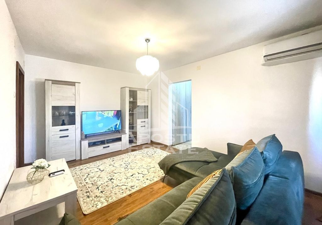 Apartament 2 camere cu parcare - zona Central - T. Vladim...