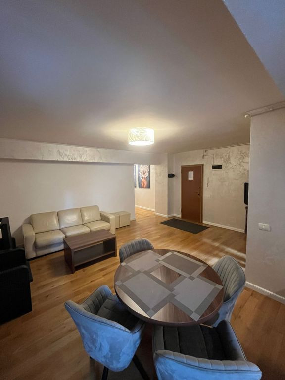 Apartament 3 camere decomandat Mamaia