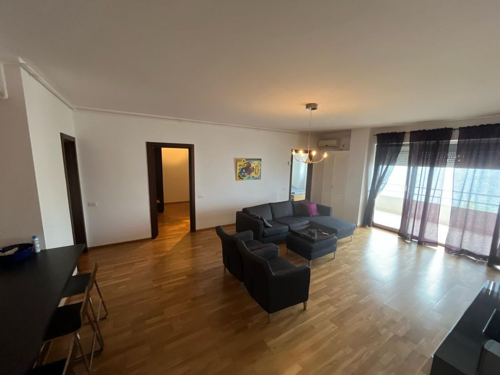 Apartament 4 camare Mamaia vedere frontala Lac