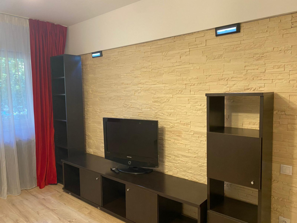 Apartament trei camere decomandat - Drumul Taberei