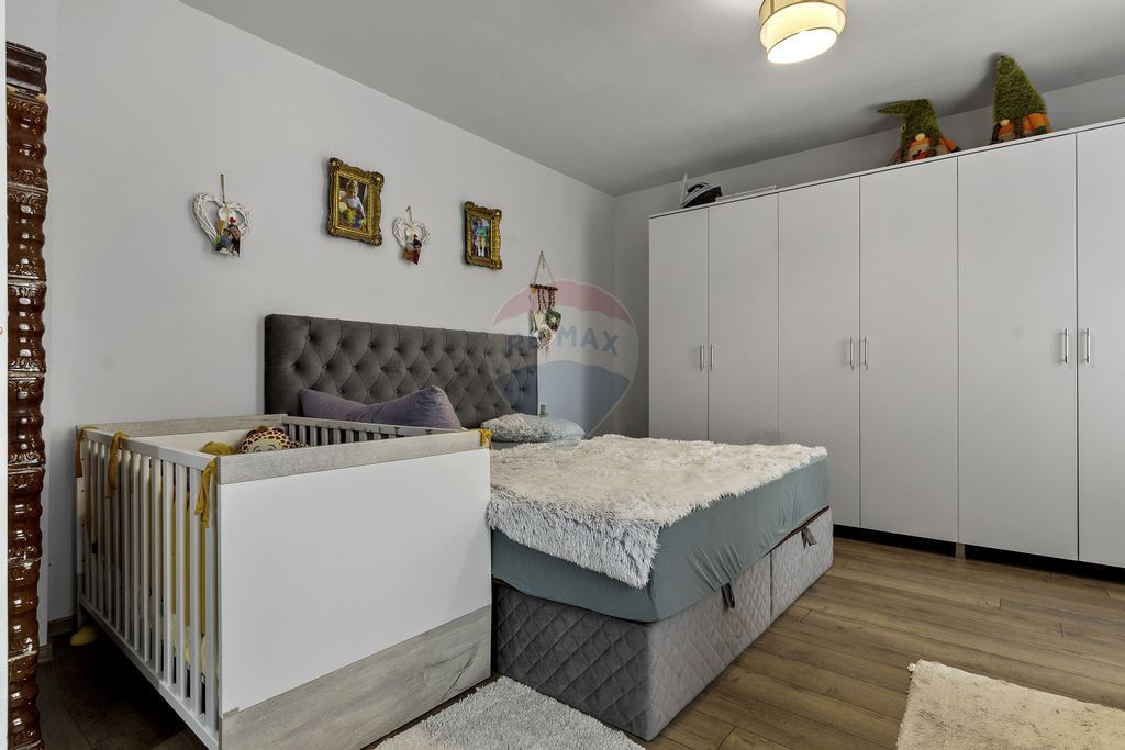 Casă complet renovata cu teren 648 mp de vanzare in Grad...