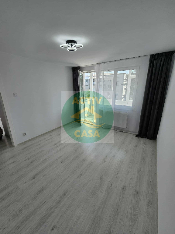 Apartament 3 camere, decomandat, etaj 3