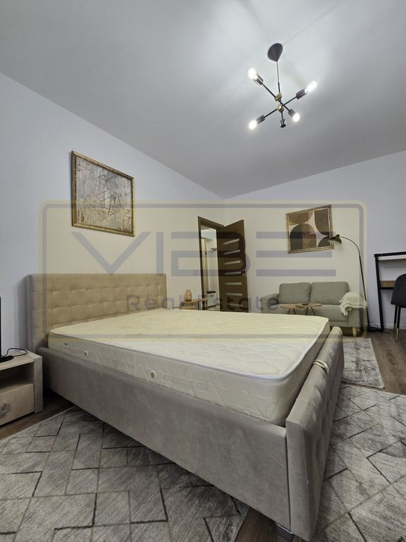 Popas Pacurari - Carrefour Market - Bloc nou- parcare