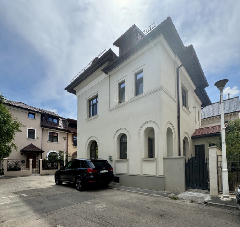 Spatiu emblematic situat in inima orasului pretabil activita