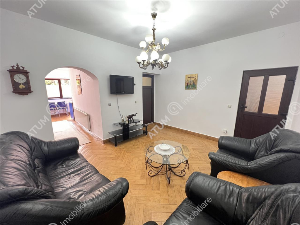 Casa 5 camere si 2 bai in teren 142 mp zona Calea Dumbravii