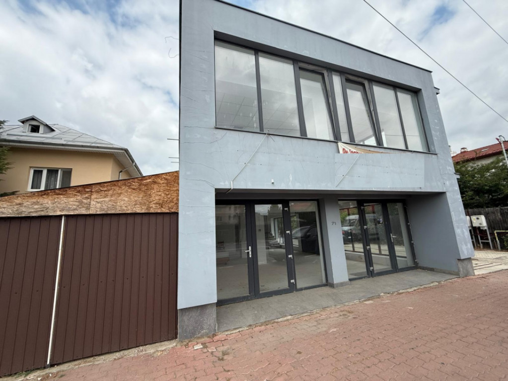 Spatiu Comercial Voluntari Eroilor -2000 Euro parter 90 mp /