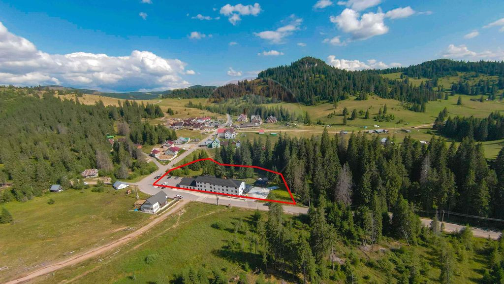 Hotel-Spa-Restaurant nou de Vânzare, 26 Camere, în Padiș,