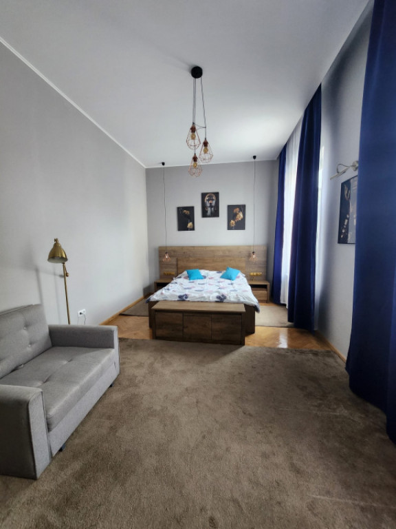 Închiriere apartament semidecomandat – zonă centrală, 5
