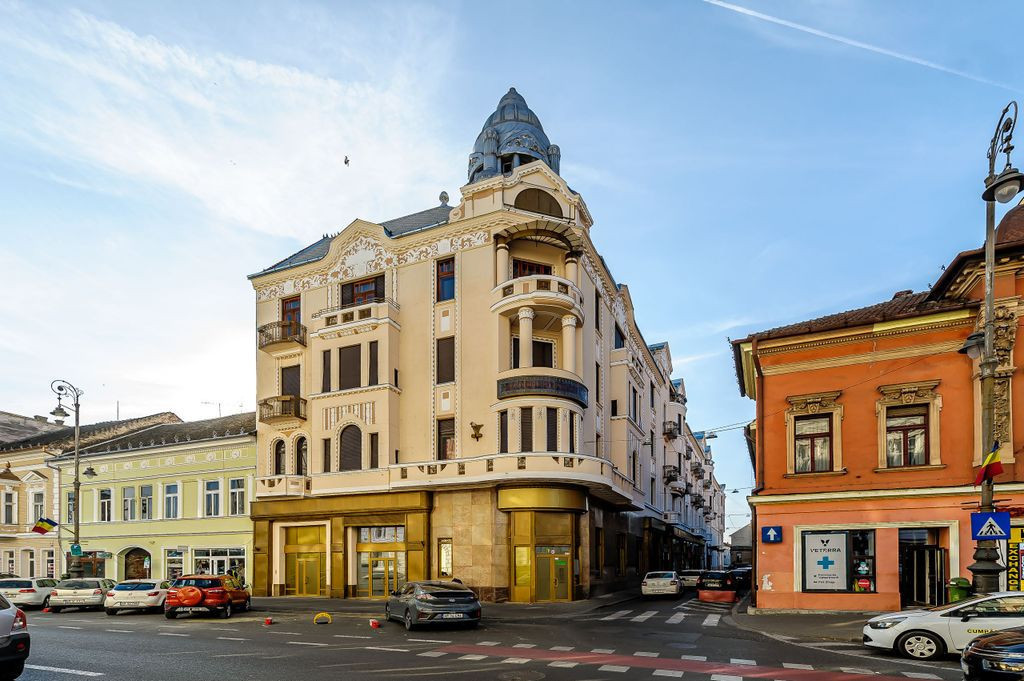 REZERVAT! Apartament cu 4 Camere în Palatul Bohuș, Arad