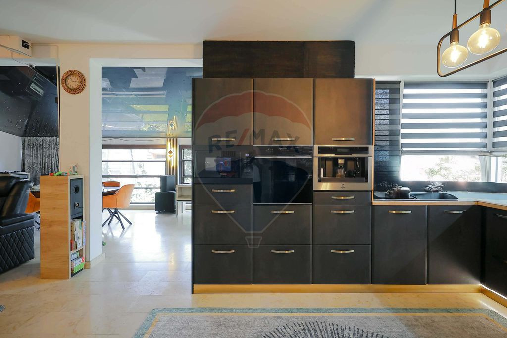 Casă modernă cu 4 camere de închiriat în Sântandrei ...