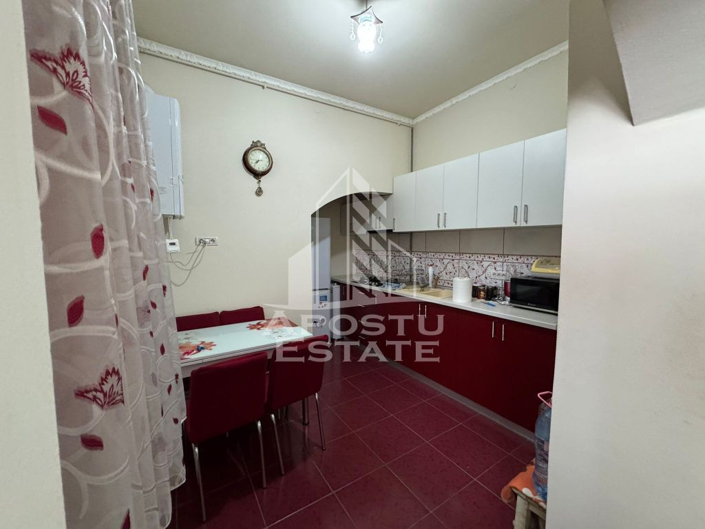 Apartament cu 2 camere, centrala proprie, boxa, Piata Maria