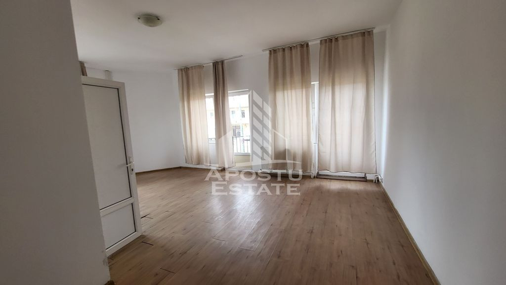 Locatie pentru muncitori,20 de apartamente cu o camera si...