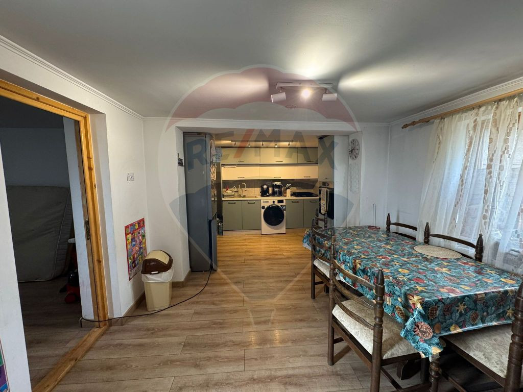 Casă / Vilă cu 3 camere in Cârligele