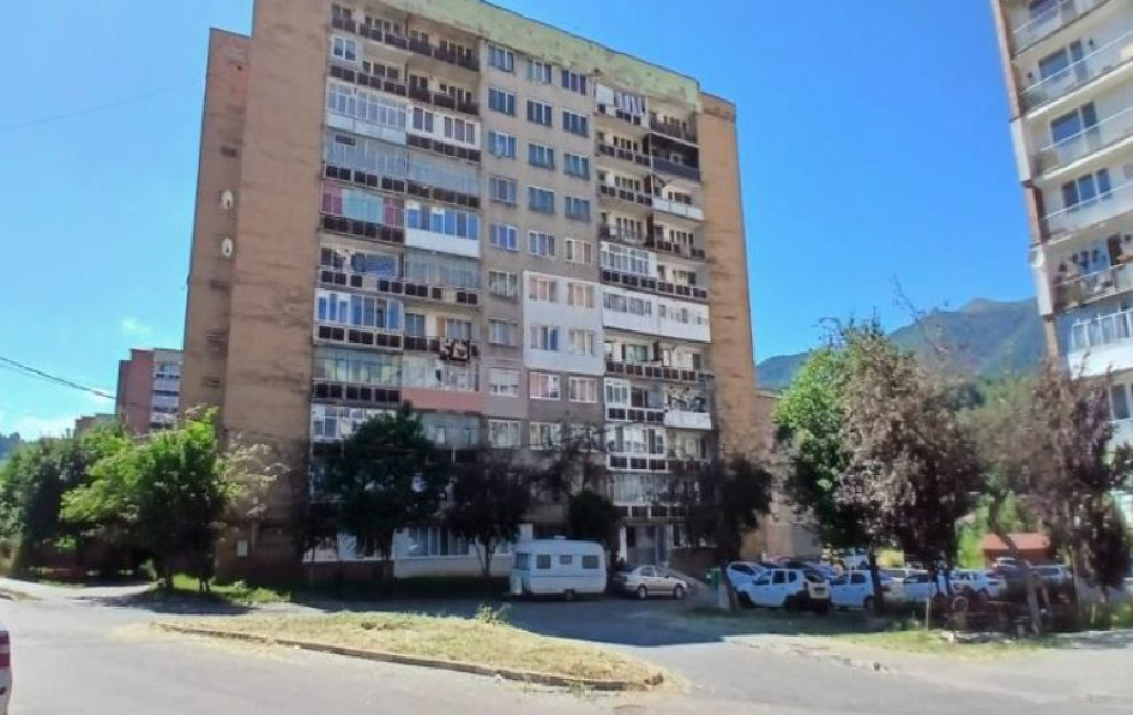 Apartament 2 camere, localitatea Lupeni, judetul Hunedoar...