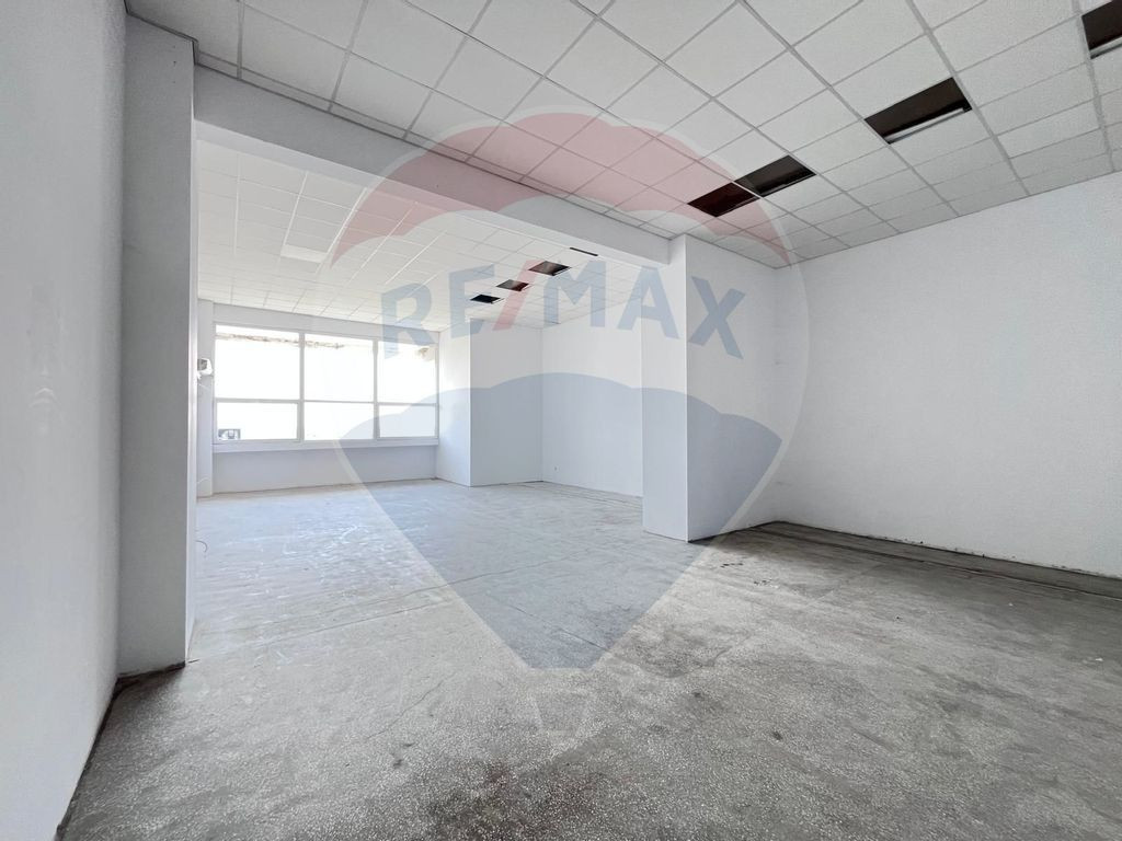 Spațiu comercial 120mp de inchiriat în zona Theodor Pal...