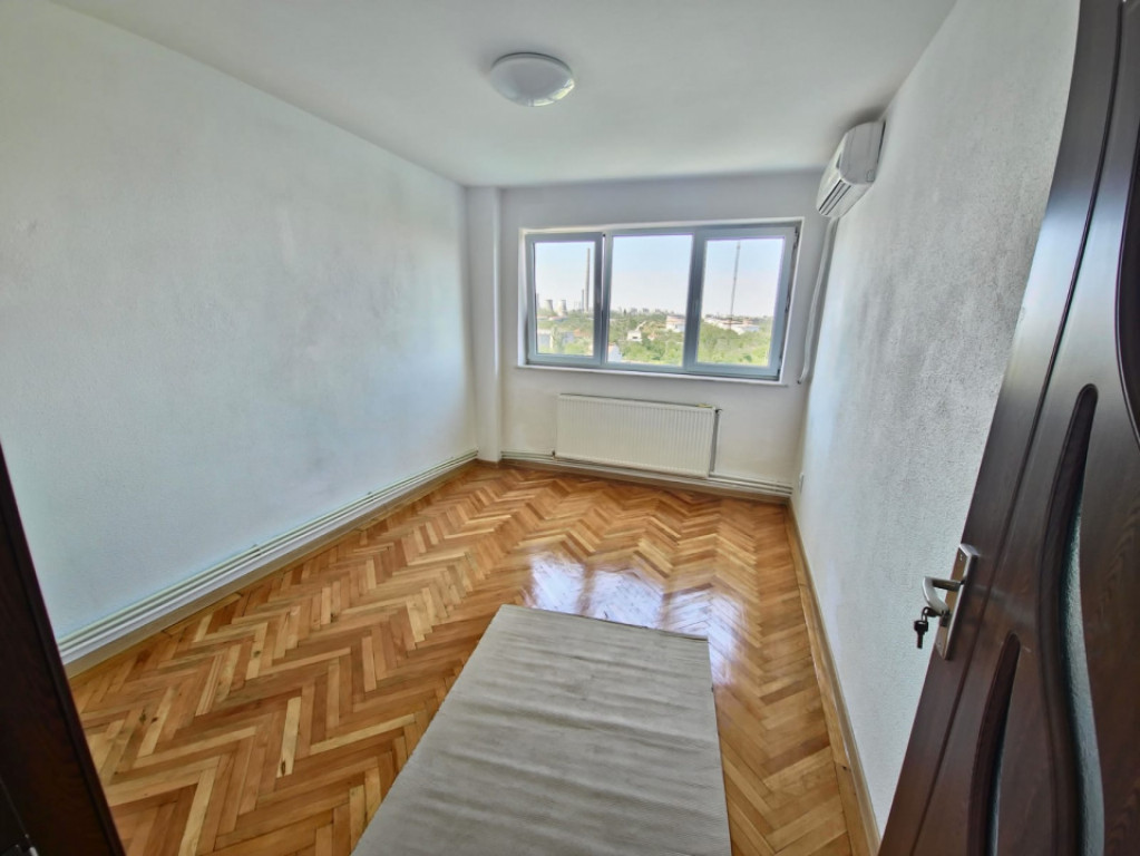 Apartament 3 camere, 70 mp, decomandat – Zona Centrală /