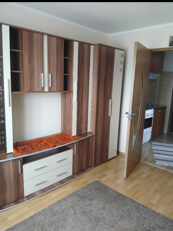 Garsoniera - etaj 3- Zona Burdujeni