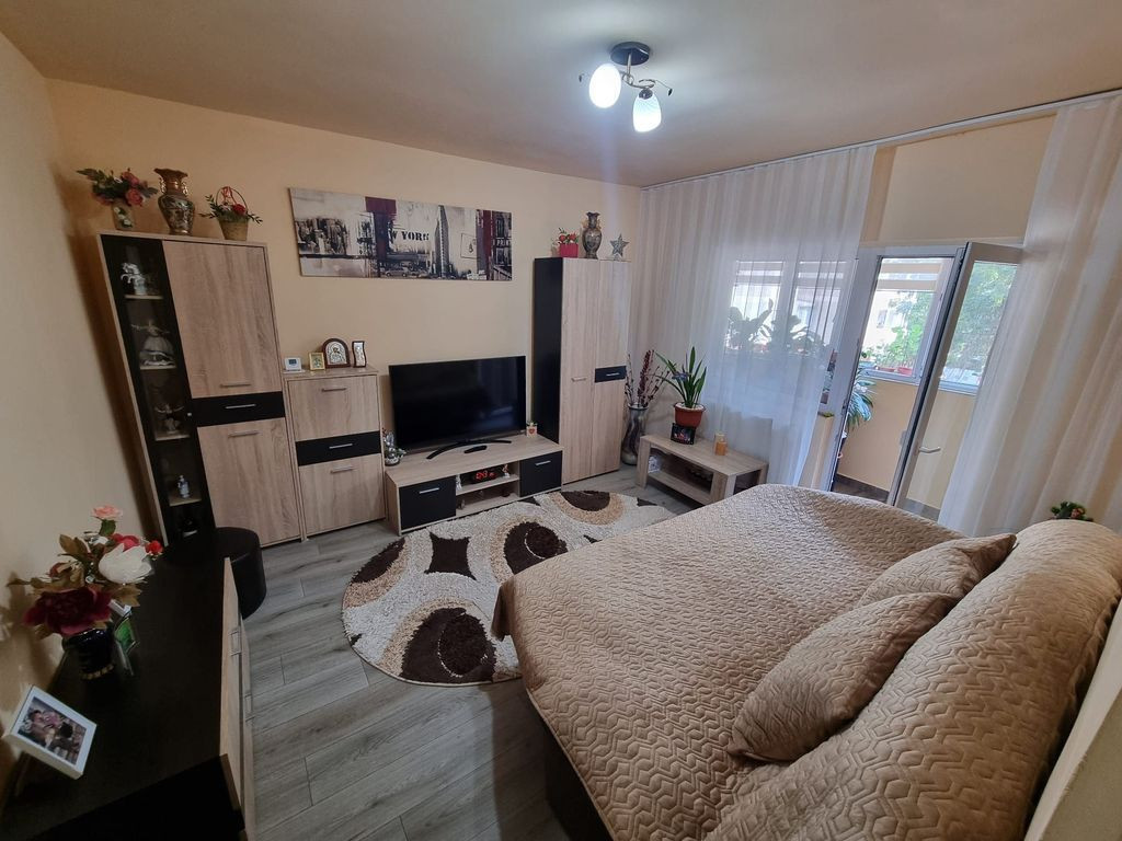 Tomis 3-apartament 2 camere decomandat cu gaze