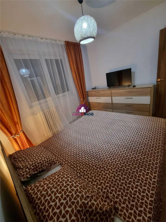 : Inchiriez apartament 2 camere zona Valea Argesului –,...
