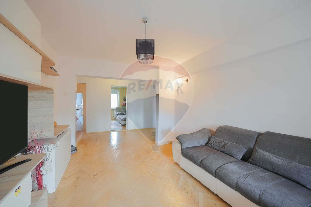 De vânzare apartament 4 camere B-dul Ștefan cel Mare, R...