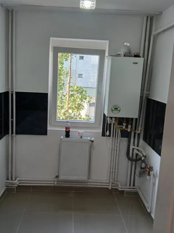 APARTAMENT 3 CAMERE, SEMIDECOMANDAT, ETAJ 2, RENOVAT RECENT,