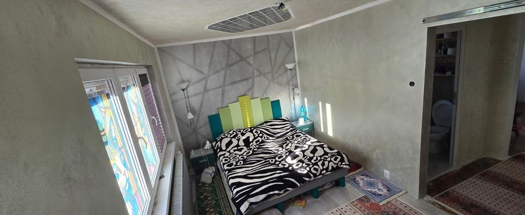 De vanzare apartament 2 camere, zona centrala, etaj 1