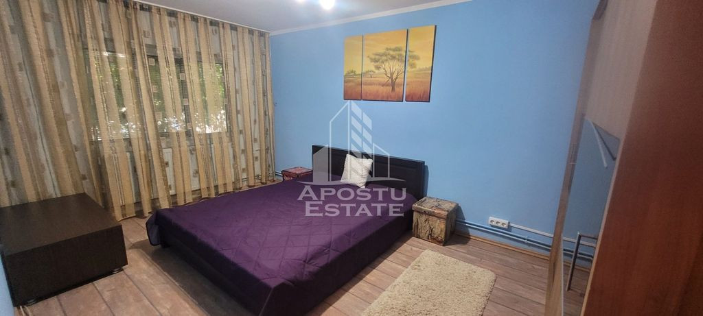 Apartament cu 4 camere, decomandat, centrala proprie, zon...